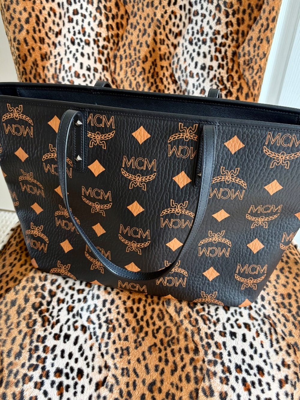 MCM Aren Tote - Black and Orange - Picture 3 of 14